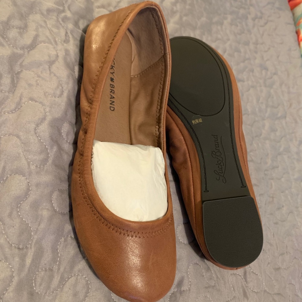 Lucky Brand Emmie Flat-Bourbon, 9.5 Wide. New